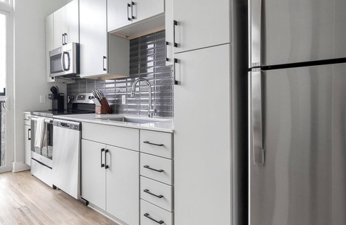 Downtown Apartment | Landing at Foster on the Park - Studio in Downtown