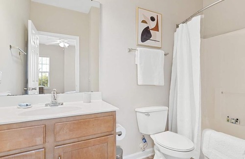 Greensboro Apartment | Landing at Hawthorne at Horse Pen Creek - 2 Bedrooms in Downtown Greensboro
