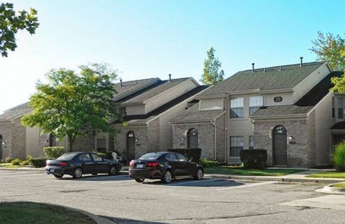 Clarkston Apartment | Landing at Hidden Lakes - 2 Bedrooms in Independence Charter Township