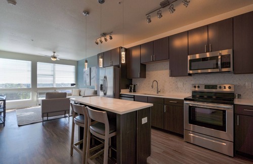 Indian Creek Apartment | Landing at High Line Pointe - 1 Bedroom in Indi.