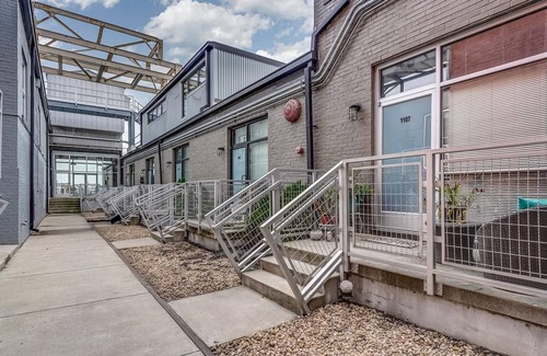 North Chesterfield Apartment | Landing at Hopper Lofts - 1 Bedroom in Manchester