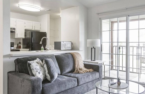 Fort Wayne Apartment | Landing at Island Club - 2 Bedrooms in Downtown Fort Wayne