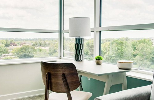 McLean Apartment | Landing at Kingston at McLean Crossing - 2 Bedrooms in Downtown Tysons