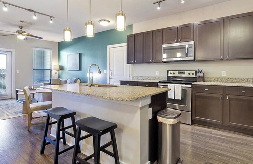 Gruene Apartment | Landing at Lakeview Villas - 1 Bedroom in New B.