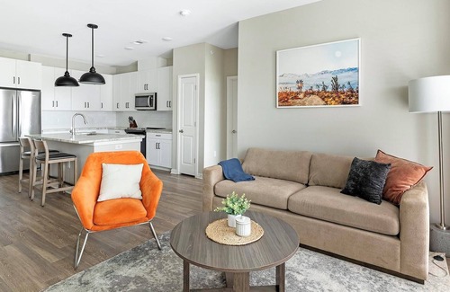 Huntsville Apartment | Landing at Laurel at Dry Creek - 2 Bedrooms in .