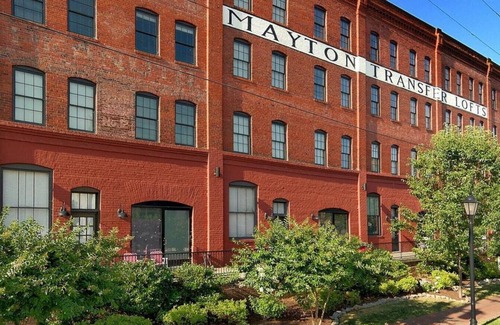 Petersburg Apartment | Landing at Mayton Transfer Lofts - Studio in Downtown Petersburg