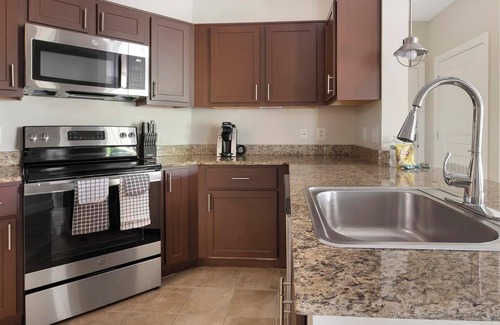 Chillum Apartment | Landing at Mode at Hyattsville - 1 Bedroom in H.