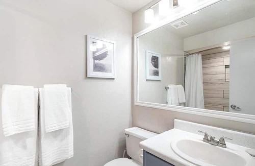 Wells Branch Apartment | Landing at Morgan - 2 Bedrooms in Downtown Austin