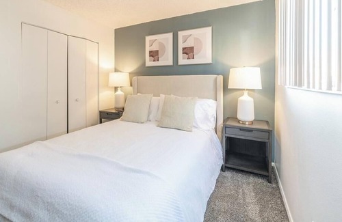 Northeast Heights Apartment | Landing at Mountain Vista Apartments - 3 Bedrooms in Panorama Heights