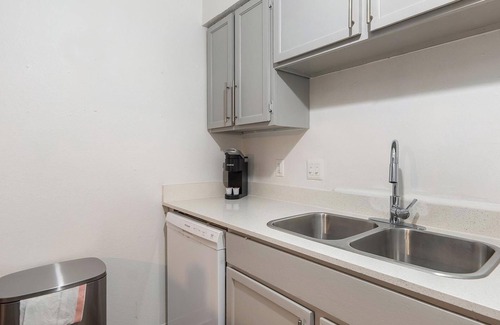 Windsor Park Apartment | Landing at Mueller Flats - 1 Bedroom in Windsor.