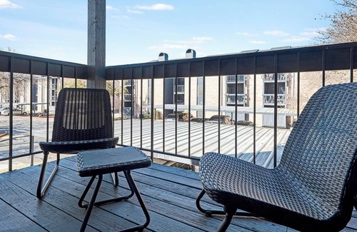 Windsor Park Apartment | Landing at Mueller Flats - 1 Bedroom in Windsor.