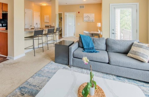 Ellicott City Apartment | Landing at Orchard Meadows Apartment Homes - 2 Bedrooms in Downtown Ellicott City