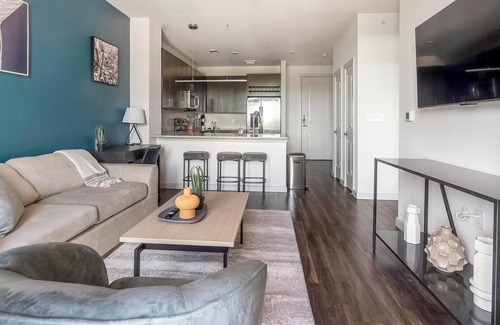 Wetmore Apartment | Landing at Oxly at the Merc - 1 Bedroom in Utsa.