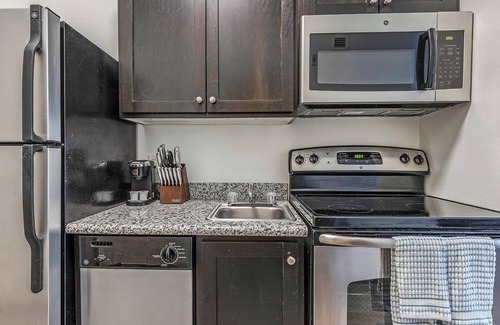 Pearl District Apartment | Landing at Pearl Studios - Studio in Northwest .