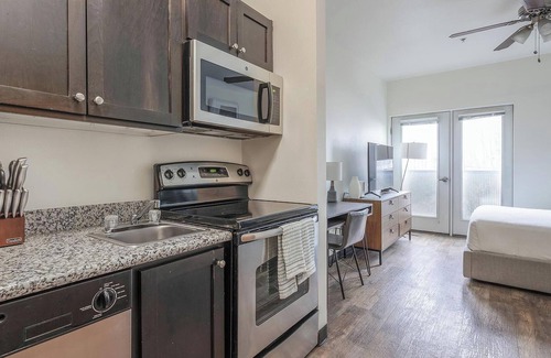 Pearl District Apartment | Landing at Pearl Studios - Studio in Northwest .