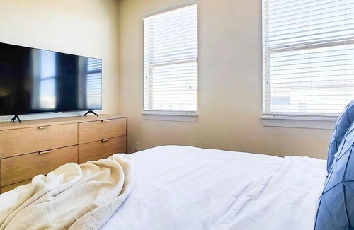 Lone Tree Apartment | Landing at Regency RidgeGate - 2 Bedrooms in Downtown Lone Tree