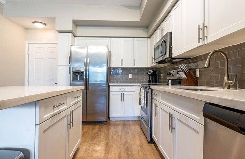 Plantation Apartment | Landing at Solero Plantation - 2 Bedrooms in Downtown Plantation