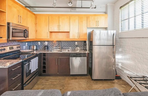 Petersburg Apartment | Landing at Star Lofts - 2 Bedrooms in Petersburg