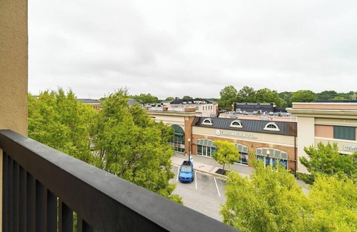 Cary Apartment | Landing at The Arboretum - 2 Bedrooms in The Ar.