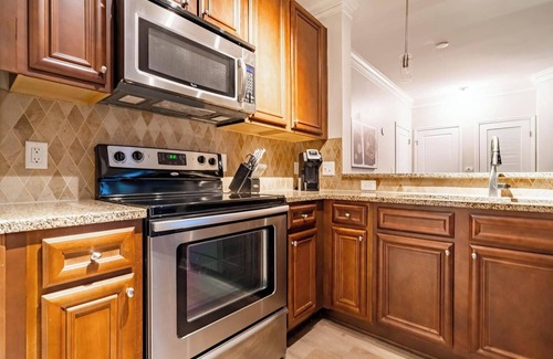 Cary Apartment | Landing at The Arboretum - 2 Bedrooms in The Ar.