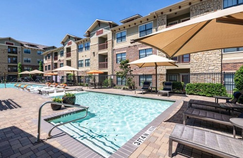 Northeast Carrollton Apartment | Landing at The Avenues at Carrollton - 2 Bedrooms in Northeast Carrollton