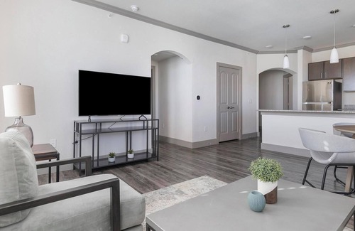 Manor Apartment | Landing at The Flats at Shadowglen - 2 Bedrooms.
