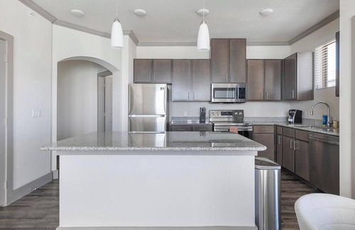 Manor Apartment | Landing at The Flats at Shadowglen - 2 Bedrooms.