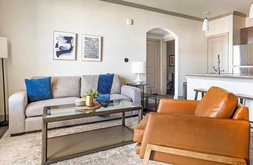 Manor Apartment | Landing at The Flats at Shadowglen - 1 Bedroom .