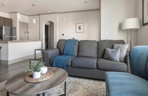 Manor Apartment | Landing at The Flats at Shadowglen - 1 Bedroom .