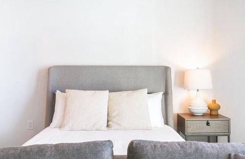 Iron Horse Historic District Apartment | Landing at The Gallery on 5th - Studio in Armory Park