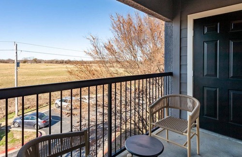 Bentonville Apartment | Landing at The Glen at Polo Park - 1 Bedroom in Downtown Bentonville