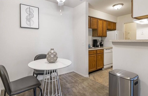 Chicago Apartment | Landing at The Green at Chevy Chase - 2 Bedrooms in Downtown Buffalo Grove