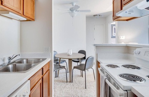 Chicago Apartment | Landing at The Green at Chevy Chase - 1 Bedroom in Downtown Buffalo Grove