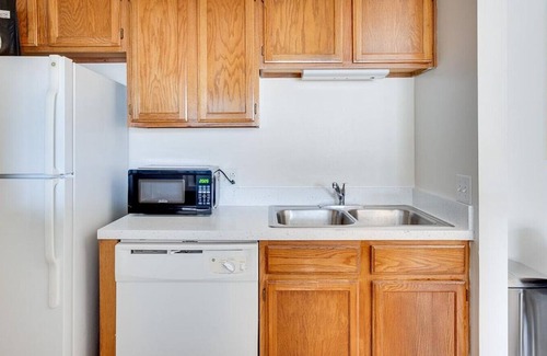 Chicago Apartment | Landing at The Green at Chevy Chase - 1 Bedroom in Downtown Buffalo Grove