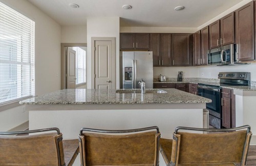 Spring Apartment | Landing at The Grayson - 2 Bedrooms in Cypressdale