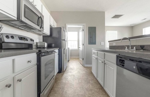 Canal Winchester Apartment | Landing at The Green - 1 Bedroom in South Columbus