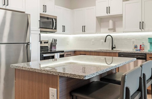 Sanford Apartment | Landing at The Henry Luxury Apartments - 1 Bedr.