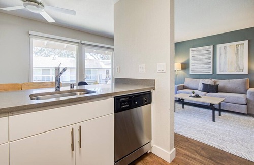 Foster City Apartment | Landing at The Lagoons - 2 Bedrooms in Downtown Foster City
