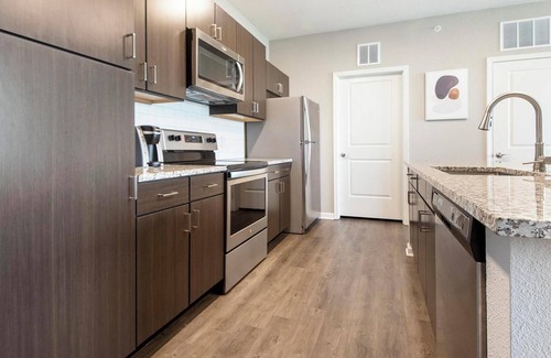 Chesterfield Apartment | Landing at The Parq at Chesterfield - 2 Bedroom.
