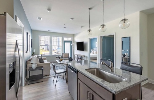 Wilmington Apartment | Landing at The Parker Leland - 2 Bedrooms in Do.