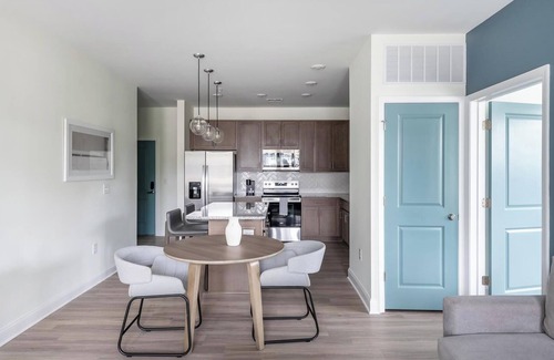 Wilmington Apartment | Landing at The Parker Leland - 2 Bedrooms in Do.