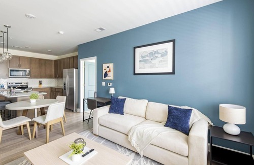 Wilmington Apartment | Landing at The Parker Leland - 2 Bedrooms in Do.