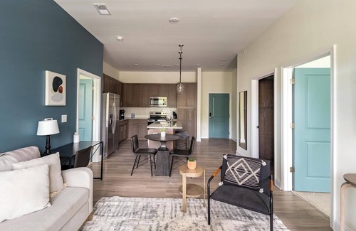 Wilmington Apartment | Landing at The Parker Leland - 2 Bedrooms in Do.