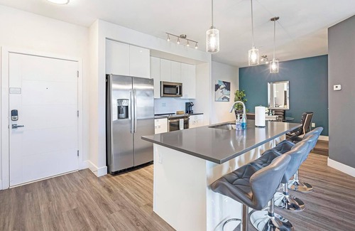 Port Tampa City Apartment | Landing at The Pointe on Westshore - 2 Bedrooms.