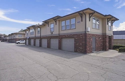 Jenks Apartment | Landing at The Reserve at Elm - 2 Bedrooms in J.