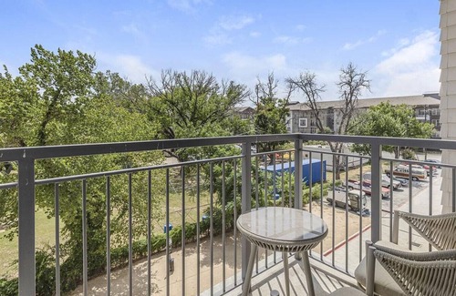 Fort Worth Apartment | Landing at The Standard River District - 2 Bedrooms in River District