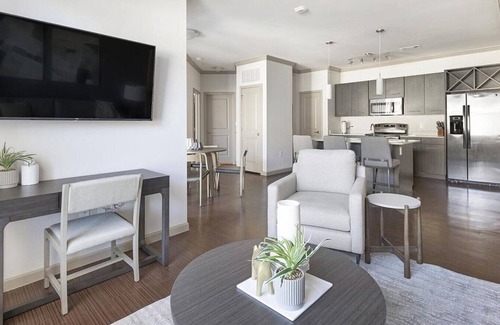 Wetmore Apartment | Landing at The View at Crown Ridge - 1 Bedroom in Northwest Side