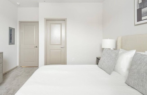 Wetmore Apartment | Landing at The View at Crown Ridge - 2 Bedrooms in Northwest Side