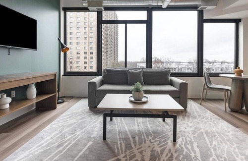 Baileys Crossroads Apartment | Landing at Three Collective - 1 Bedroom in Fall.