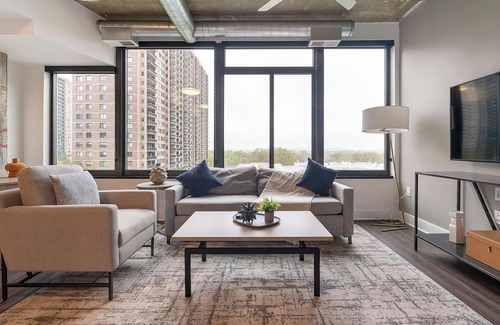 Baileys Crossroads Apartment | Landing at Three Collective - 1 Bedroom in Fall.